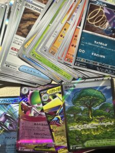 みんなのトレカから届いたパックを開封したポケモンカード